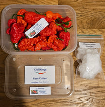 Load image into Gallery viewer, 1x Box 20x Fresh Large Carolina Reaper Chillies!!! World's Hottest!!! Ready Now!!!