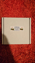 Load image into Gallery viewer, Pure, Trinidad Scorpion Butch T Chocolate Chilli Flakes!!! 30ml!! Gift Boxed!!!

